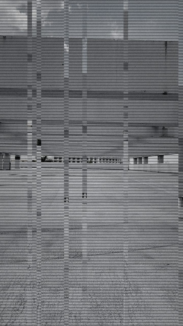The CCTV Surveillance glitch look applied in Glitchest