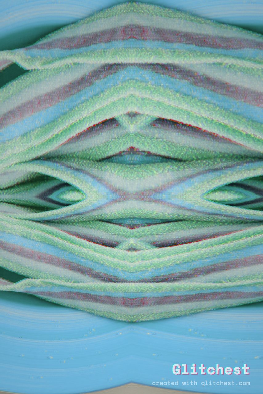Kaleidoscope glitch effect applied to a photo in Glitchest