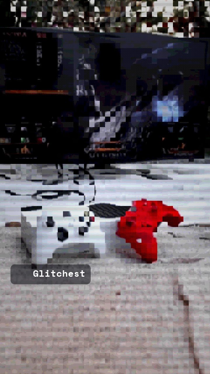 The Retro Game Console glitch look applied in Glitchest